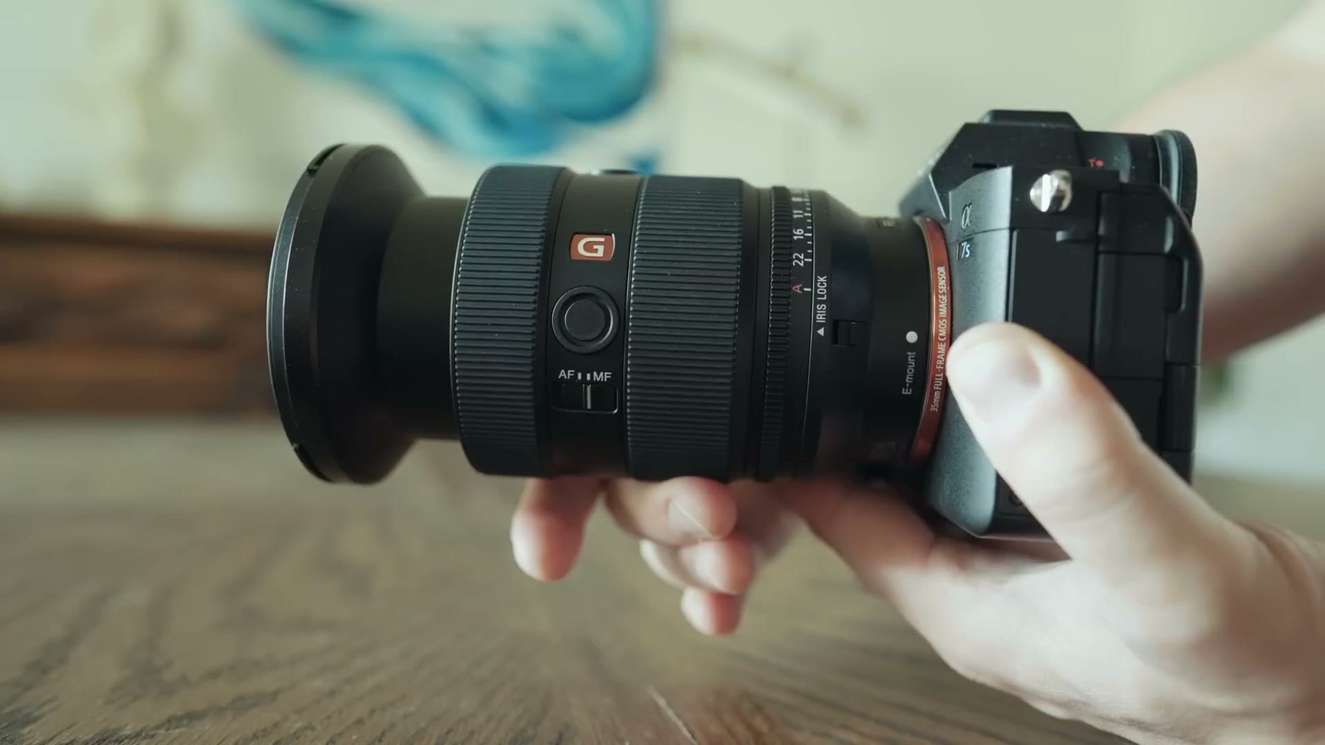 Aperture ring and custom buttons on the lens barrel