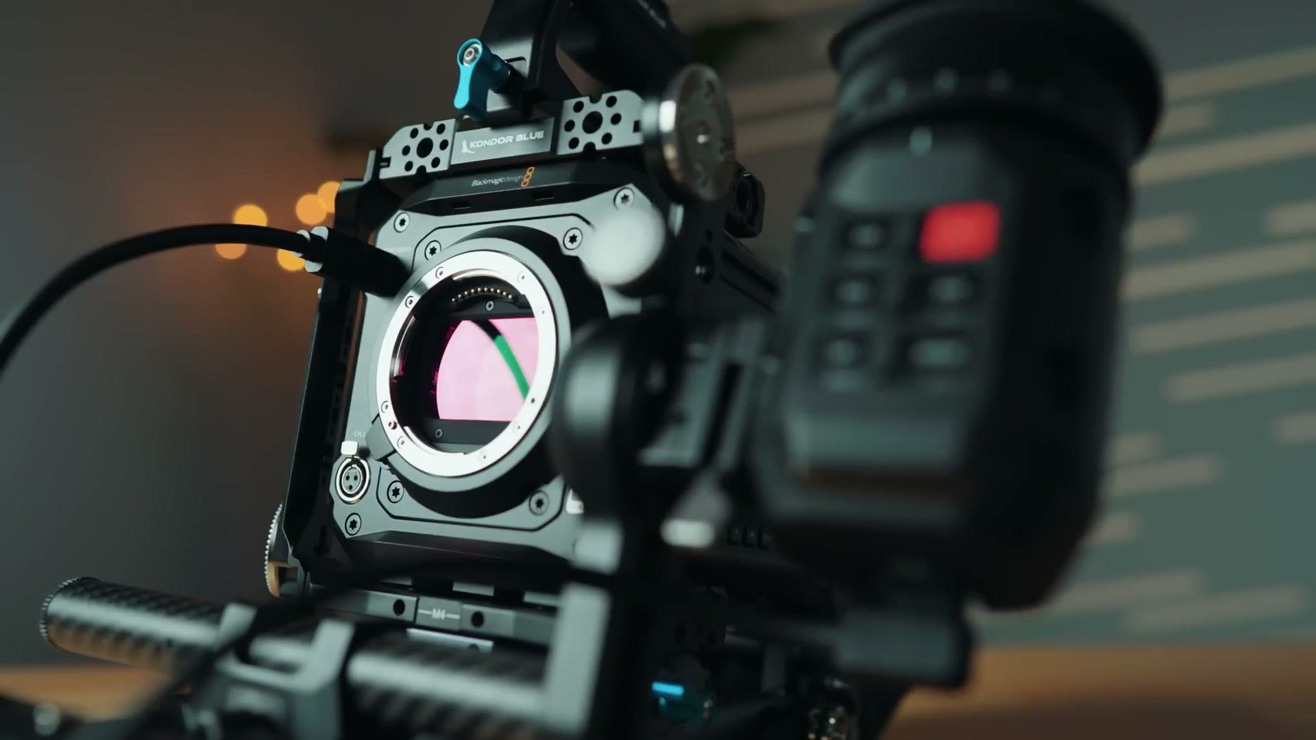 The open L mount on the Pyxis with the sensor visible inside the Kondor Blue cage