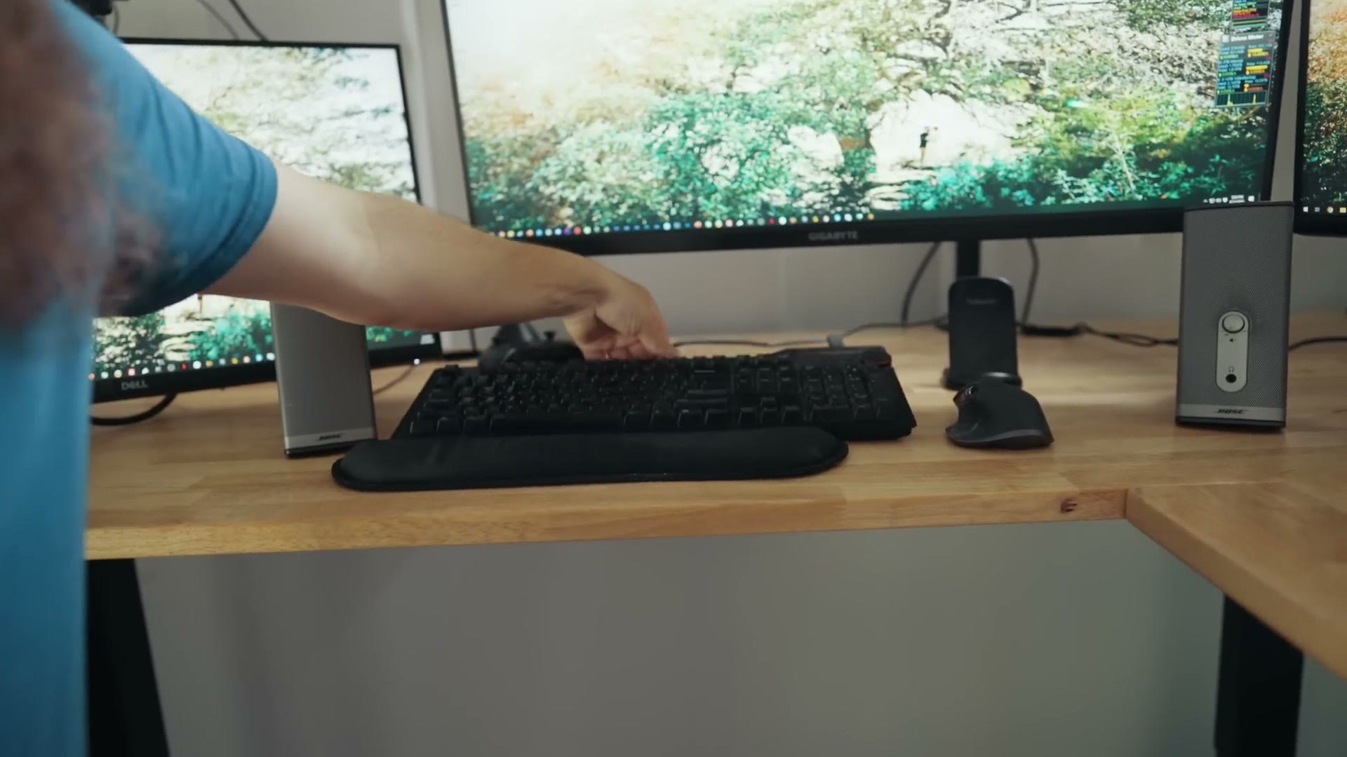 Das Keyboard on the desk