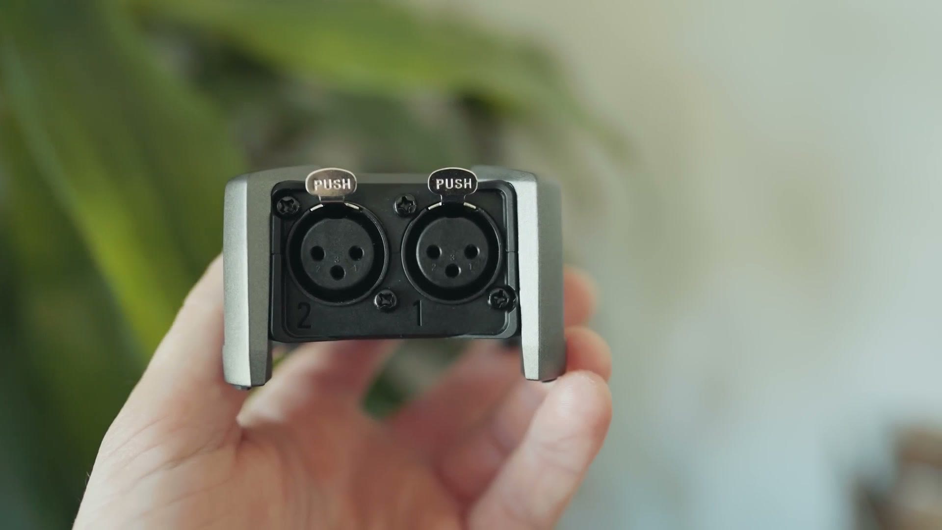 Two locking XLR inputs on top of the Zoom F3