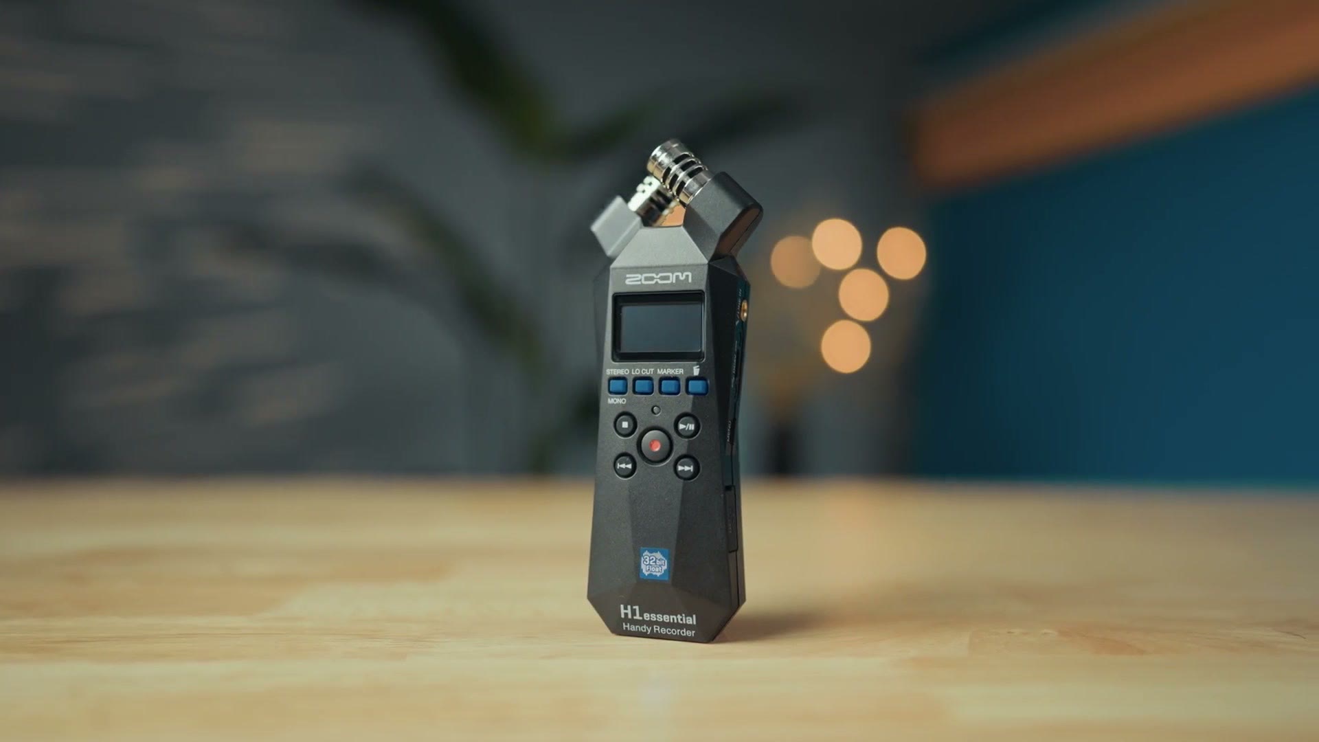 Side view of the Zoom H1essential showing the 3.5mm input