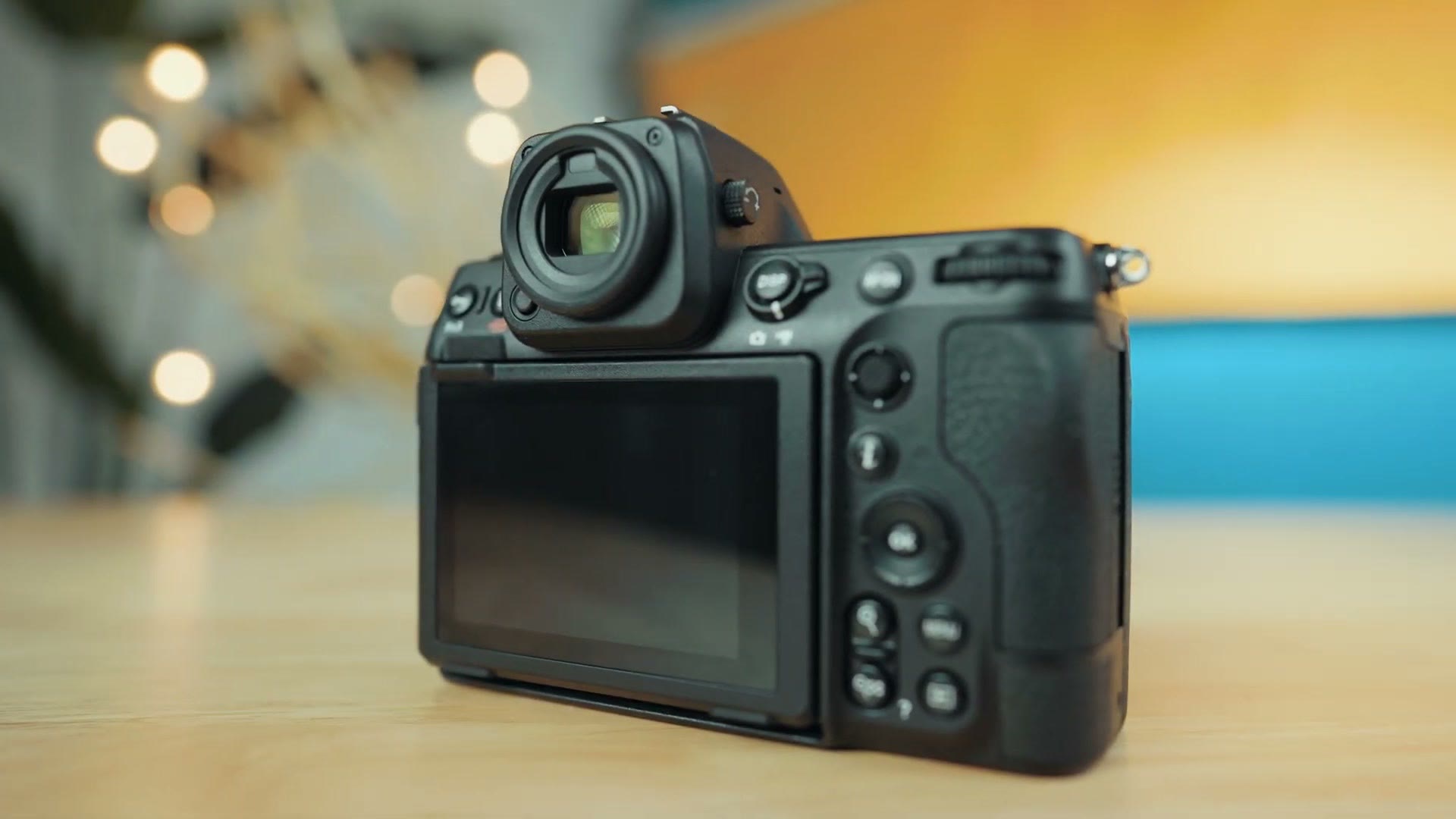 Nikon Z8 rear screen articulated out from the body
