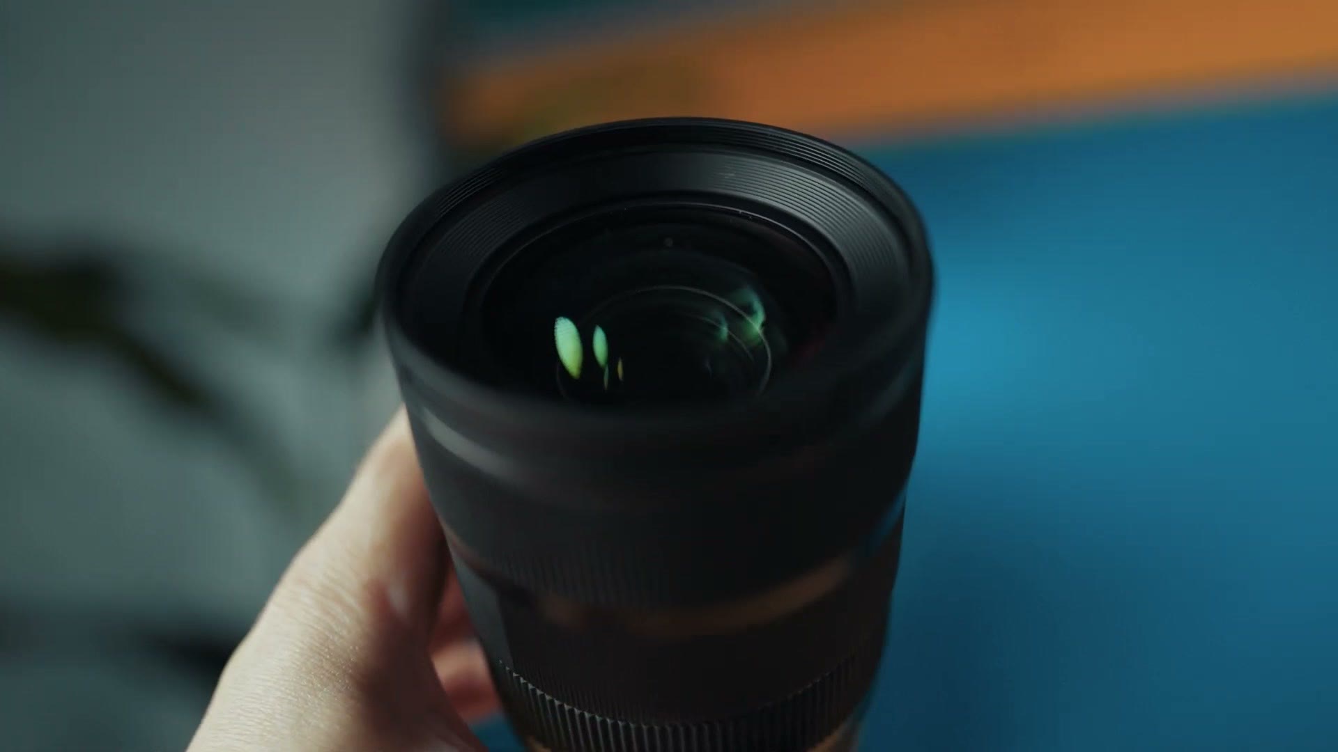 Front element and controls of the Sigma 28-45 f1.8
