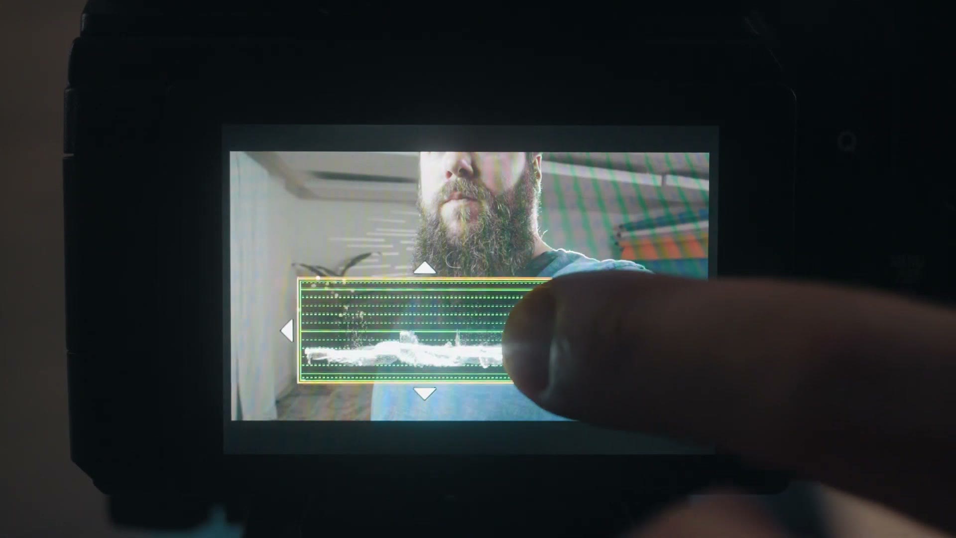 Finger dragging the waveform monitor across the GH7 touchscreen