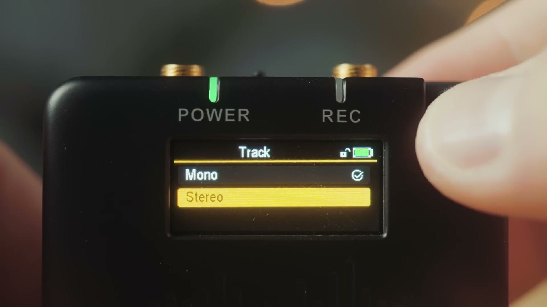 Deity PR-2 track menu showing mono and stereo options