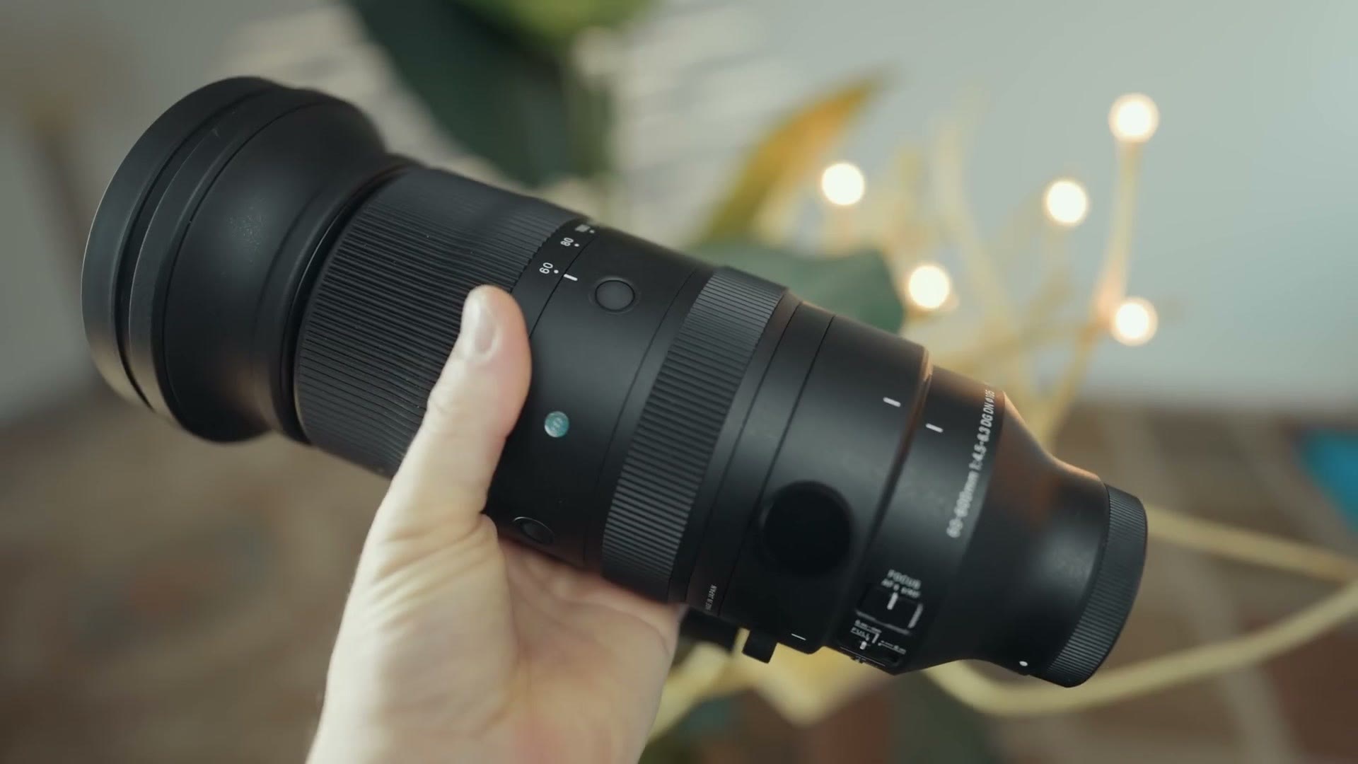Matt Johnson holding the Sigma 60-600mm lens in one hand
