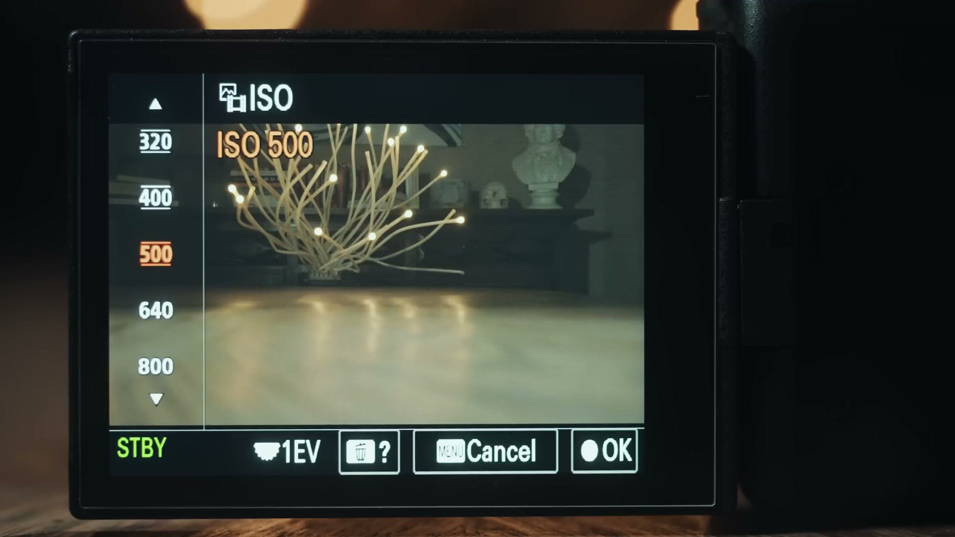 The Sony a7S III ISO menu showing 320, 400 and 500 with lines above and below the numbers, and 640 and 800 without.