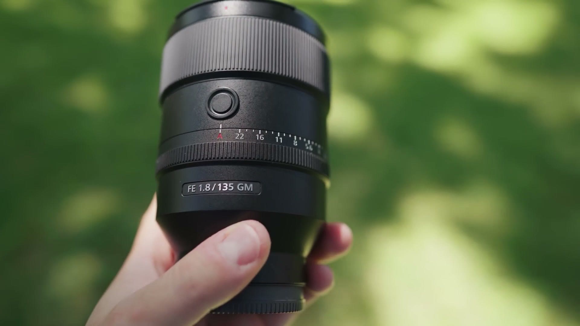 Close up of the aperture ring on the Sony 135mm GM