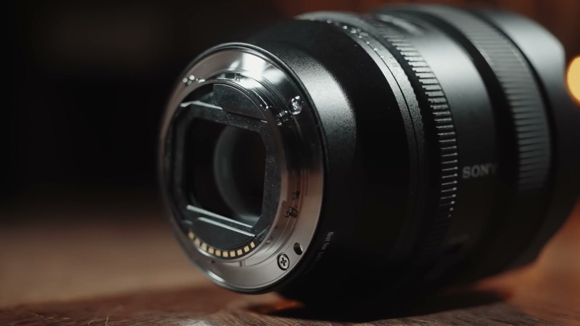 Rear mount of the Sony 14mm f1.8 GM showing the contacts and the rear filter slot