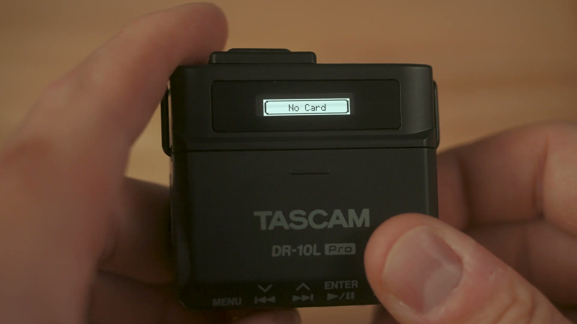 The DR-10L Pro screen showing No Card during the format SD menu