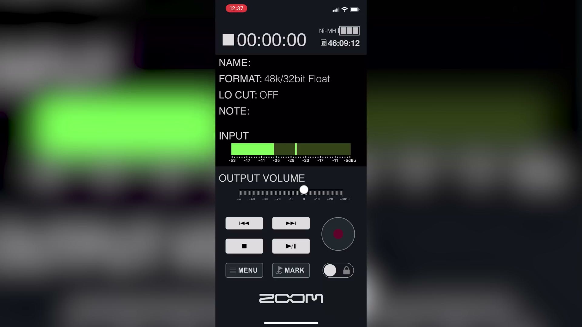 The Zoom F2 phone app showing 48k 32 bit float format, battery level and time remaining