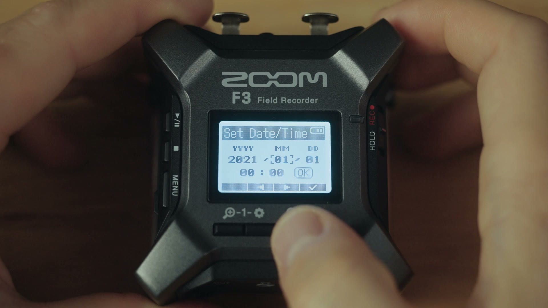Zoom F3 screen showing the date and time setting page