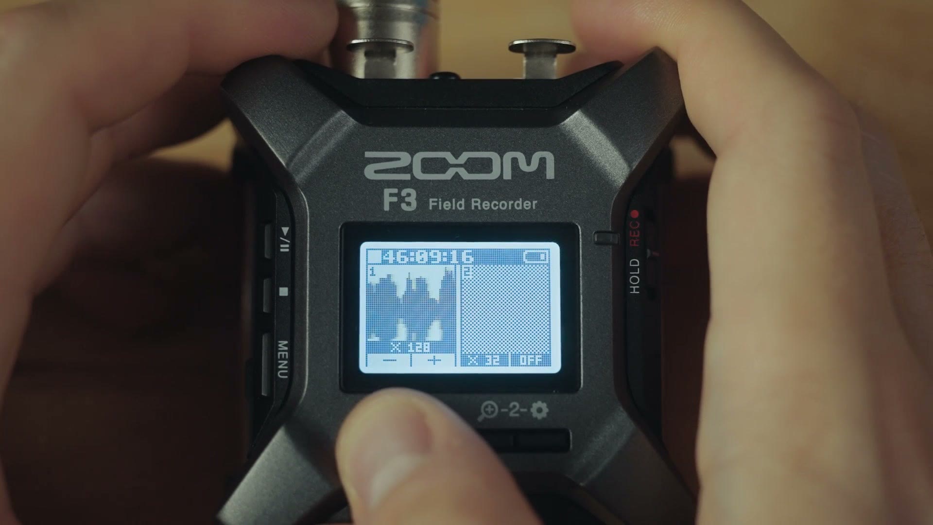 Zoom F3 waveform zoomed in showing the x128 scale
